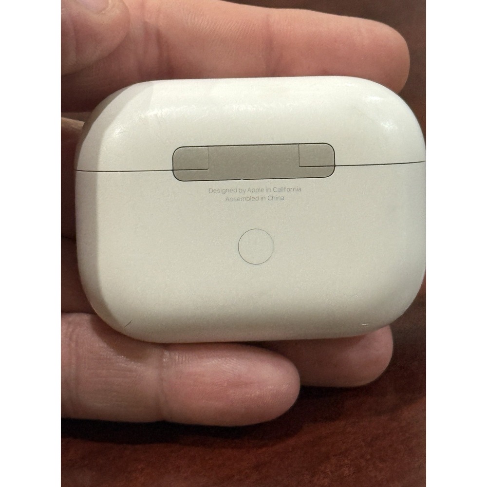 Genuine Apple Airpods Pro 1st Generation Charging Case ONLY A2190 Lightning - Picture 2 of 6